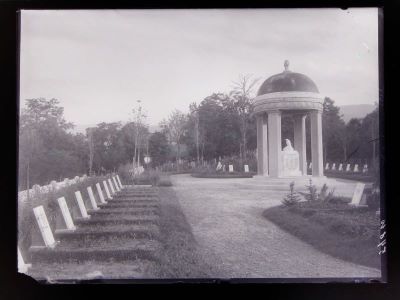 clișeu - Emil Fischer; Cimitirul eroilor din Cisnădie.