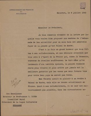 corespondență - Scrisoarea a fost redactată la mașina de scris, în numele lui Adrien Thierry, în cadrul Ambasadei Franceze la București și semnată de ambasadorul Franței în România; Scrisoare datată „9 iulie 1940, București“, adresată de Adrien Thierry lui Nicolae Iorga