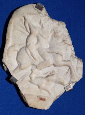 basorelief; Relief votiv cu reprezentarea Cavalerului Trac