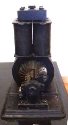 generator electric vertical tip Edison - Autor necunoscut, posibil Edison General Electric Company