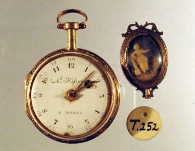 Hefsen, André; Ceas de buzunar și medalion (calendar)