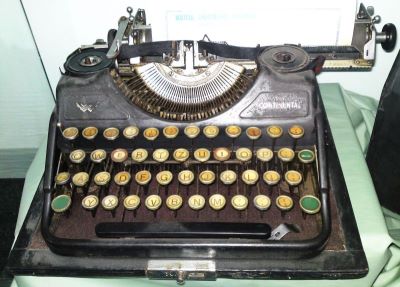 Mașină de scris 