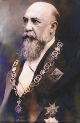 fotografie - Tatu, N.; Nicolae Iorga purtând Colanul Ordinului „Ferdinand