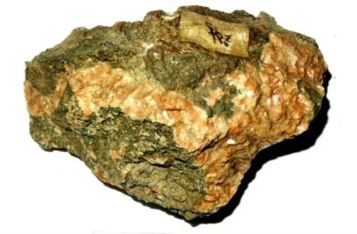 heulandit; (Ca, Na2, K2)(Al2Si7O18) 7H2O; Zeolit