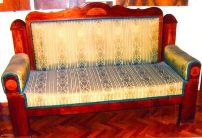 Canapea care a aparținut familiei Mureșianu