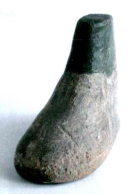 statuetă; piatră oxidică