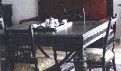 masă care a aparținut lui Petru Poni, ministru al învățământului