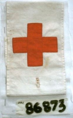banderolă; brasardă cu însemn de cruce roșie a Colettei Lahovary-Plagino