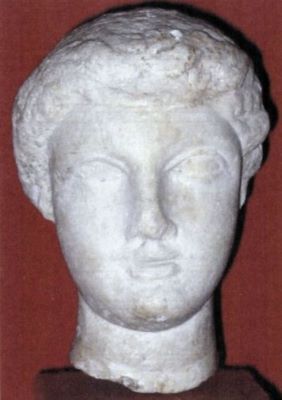 statuie; Portret de femeie