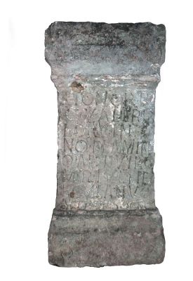  ; Altar ridicat de Iulius Herculanus