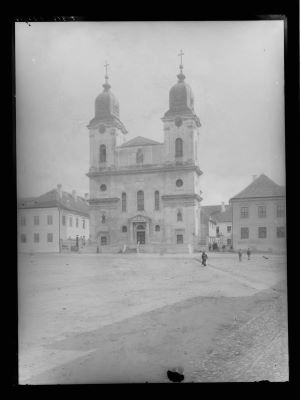 clișeu - Emil Fischer; Fațada Catedralei greco-catolice din Blaj