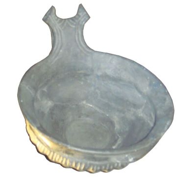 Trac; Cupă cu toartă supraînălțată de tipul „ansa cornuta”