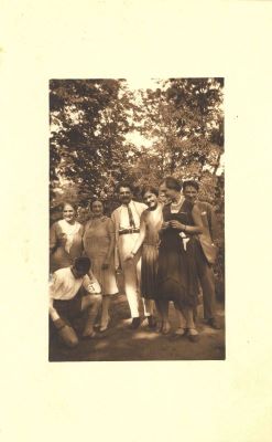 fotografie; Membrii familiei Gh. Tașcă, unchiul dinspre mamă al profesorului Ștefan Procopiu