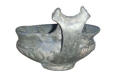 Trac; Cupă cu toartă supraînălțată de tipul „ansa cornuta”