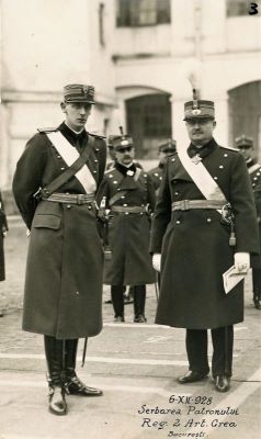 fotografie; Principele Nicolae și generalul Henri Cihoski la serbarea patronului Regimentului 2 Artilerie Grea, 6 decembrie 1928