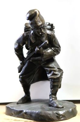 Sculptură mică - Spaethe, Oscar; Dorobanț român din timpul Războiului 1877-1878