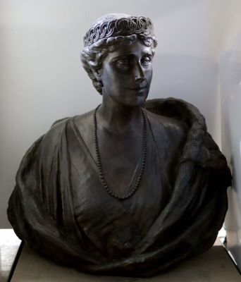 Sculptură mică - Leonida, Gheorghe; Regina Maria