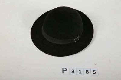 pălărie bărbătească - Suluțiu, Simion; Clop; ”Clop de mătase neagră”