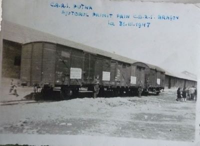 fotografie; garnitură de tren cu ajutoare pentru sinistrații din județul Putna