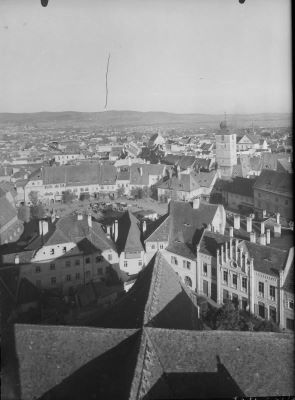 clișeu - Emil Fischer; Vedere panoramică asupra orașului Sibiu spre SE din turnul bisericii evanghelice.