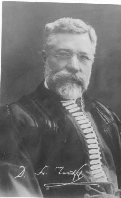 clișeu - Emil Fischer; Portretul Dr.- lui Friederich Teutsch, reproducere după o fotografie .
