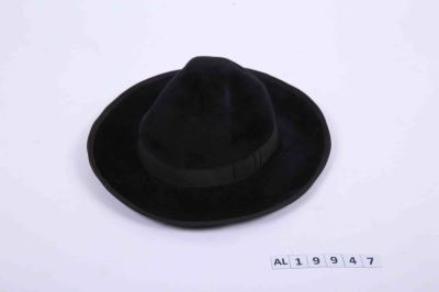 pălărie de june; Pălărie