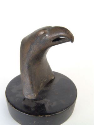 ornament de mobilier; Cap de vultur