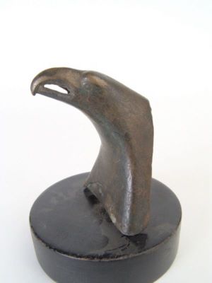 ornament de mobilier; Cap de vultur