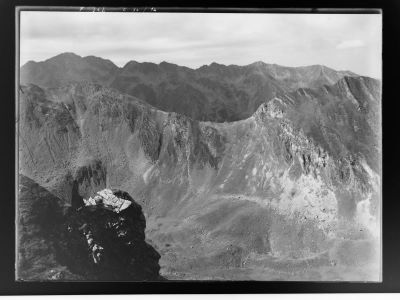 clișeu - Emil Fischer; Peisaj montan; Munții Făgăraș văzuți de pe vârful Urlea, dinspre vest