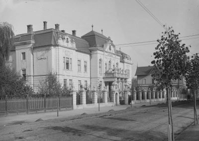 clișeu - Emil Fischer; Clădirea fostului comandament cezaro-crăiesc din Sibiu