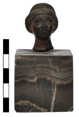 Statuetă din bronz cu reprezentarea unei femei (Venus)