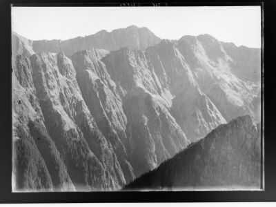 clișeu - Emil Fischer; Vârfurile Albota și Vânătoarea din Munții Făgăraș