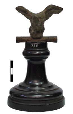 statuetă; Vultur