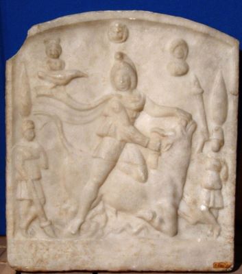 basorelief; Relief mitraic