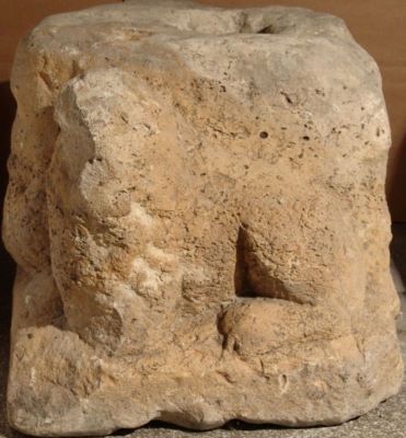 Bază de monument funerar