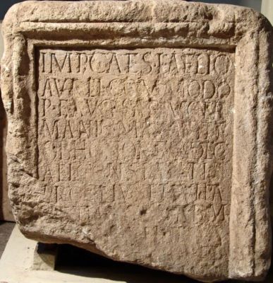 altar; Titulus honorarius