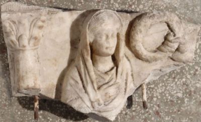 sarcofag; Monument funerar