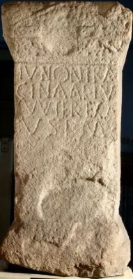 Altar votiv