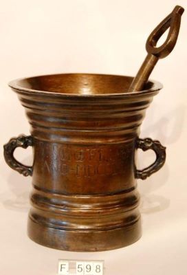 mojar farmaceutic - necunoscut; Mojar din bronz