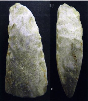 Topor din silex