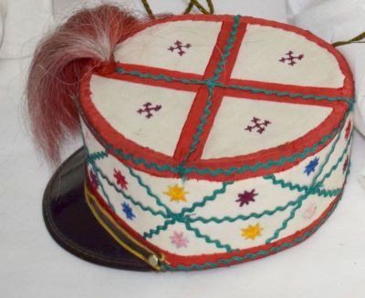 mască-costum - Roșu Arvinte; Căluț cu chipiu
