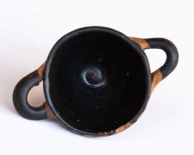 Vas cu benzi; Skyphos