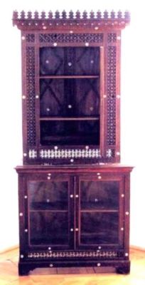 dulap-vitrină
