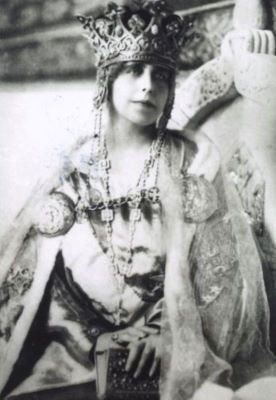 fotografie; Regina Maria a României, la Marea Încoronare de la Alba-Iulia, din 15 octombrie 1922
