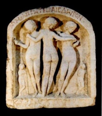 basorelief; Nymphae