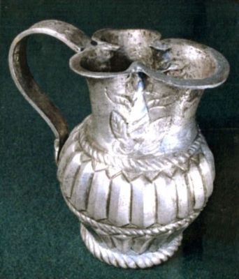 oenochoe; cană