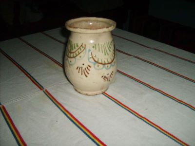 necunoscut; Oală