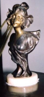 sculptură - Jacob, H.; Bust de tânără