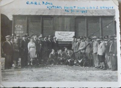 fotografie; Vagon cu ajutoare trimis Moldovei