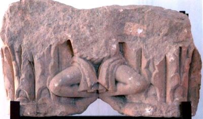 Capitel de coloane îngemănate